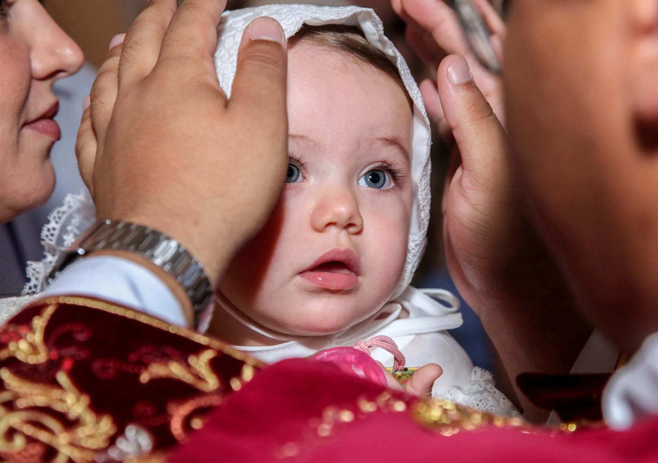 Batizado em Piracicaba — bênção sobre a cabeça do bebê